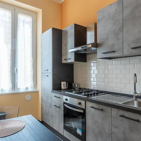 Guesthost - Functional Piazza Re Di