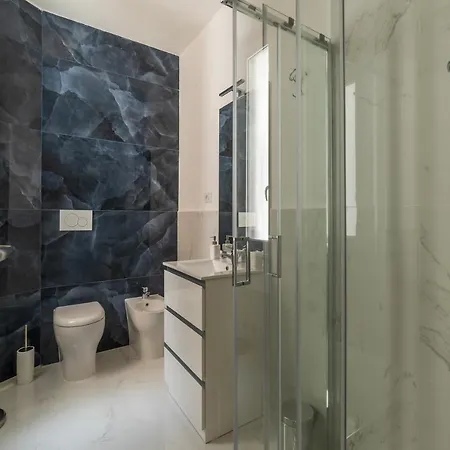 Lägenhet Guesthost - Functional Piazza Re Di