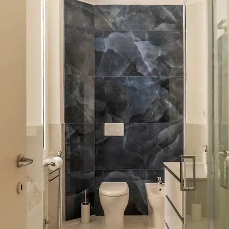 Guesthost - Functional Piazza Re Di Lägenhet *