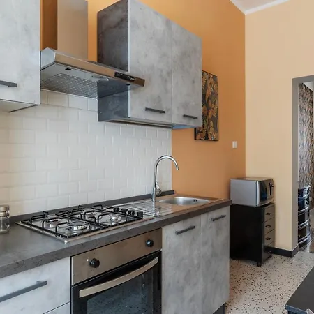 Guesthost - Functional Piazza Re Di Appartement